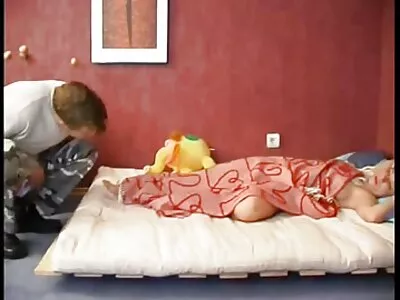 Isis Love & Logan Pierce apám dögös apa lánya szex video barátnőjében