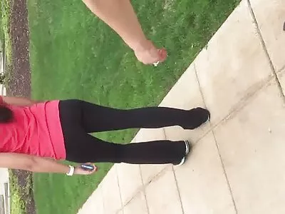 Ariana Marie, Gigi Allens, apu megdugott Tony Martinez az első szexuális tanáromban