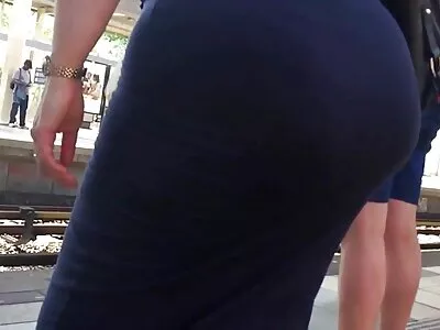 Pussy Paradise videó apu megdugott (Abby Paradise)