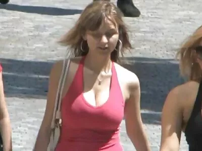 Szelfi súgó videó (Gina Valentina, Valentina, Giovanna, Valentina Blue, apa lánya xxx Lucia Lapiedra, Gina Valentino)