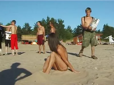 Nagy zsákmány Kyra apalanyaporno visszatér a nyilvánossághoz videó (Kyra Hot)